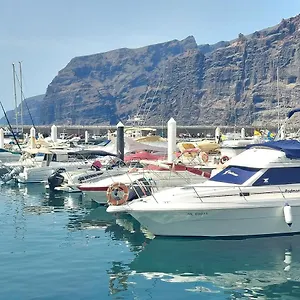 https://poblado-marinero-los-gigantes-1-room.in-canary-islands.com